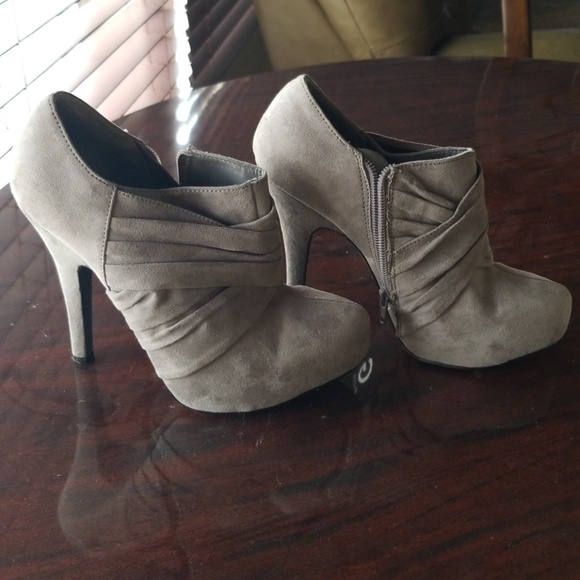Womens Guess Ankle Boots - Picture 1 of 6